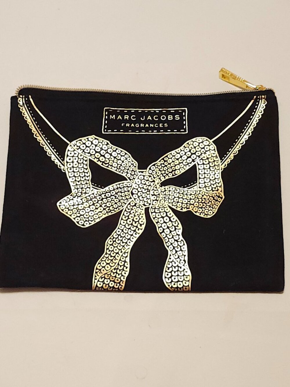 Marc Jacobs Fragrances Cosmetic Pouch Bag BOW Gold Tone Official